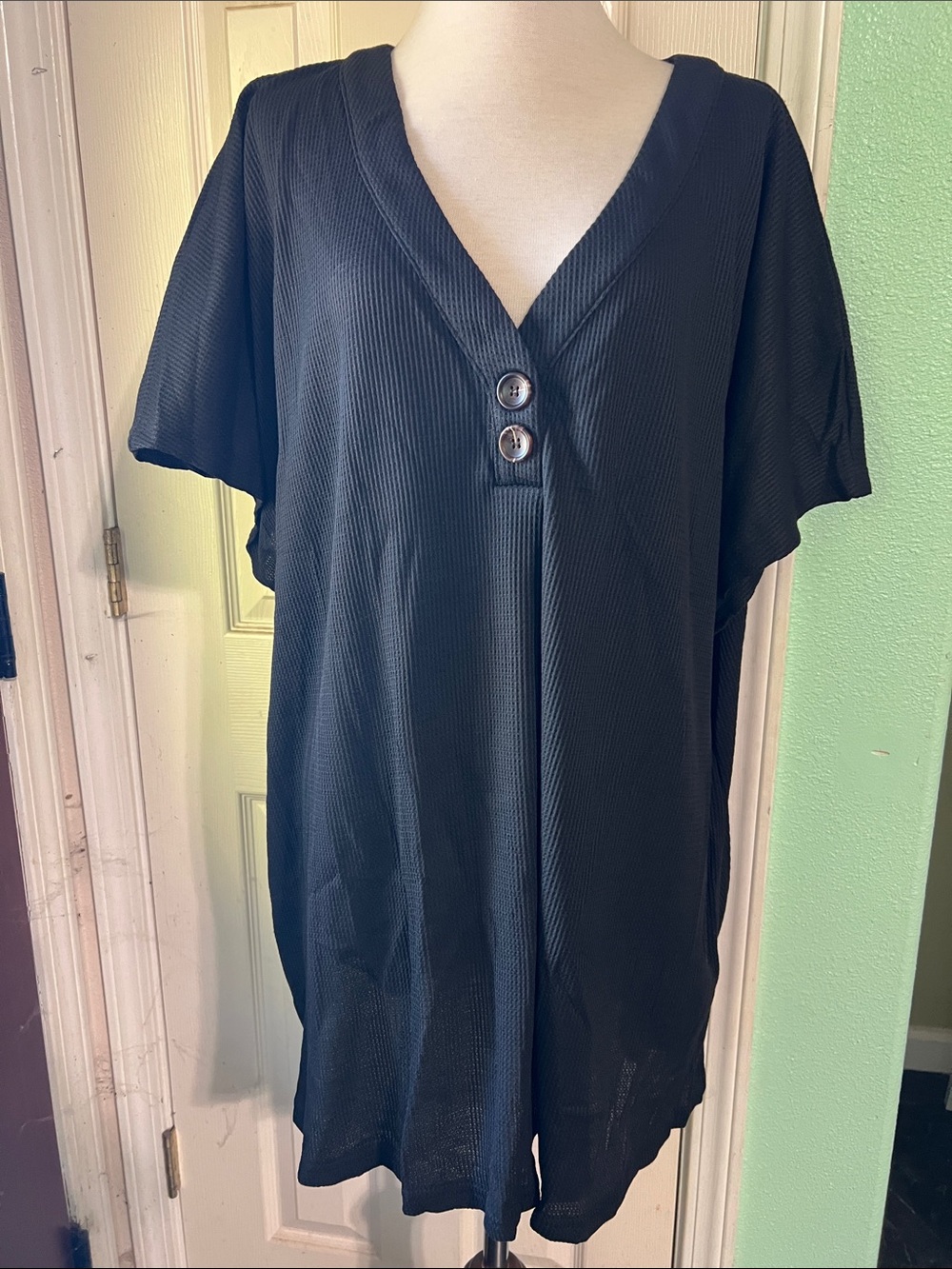 BloomChic Black V-Neck Short Sleeve Tunic with Button Detail